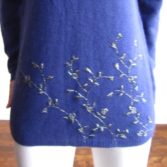 VINTAGE Sweater w/ embroidery (Lambswool & Angora) - Picture 3 of 4